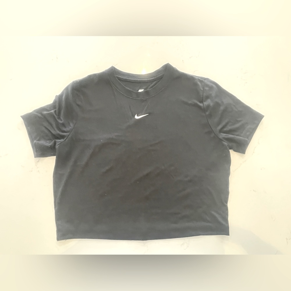 Nike cropped tee, black, size medium